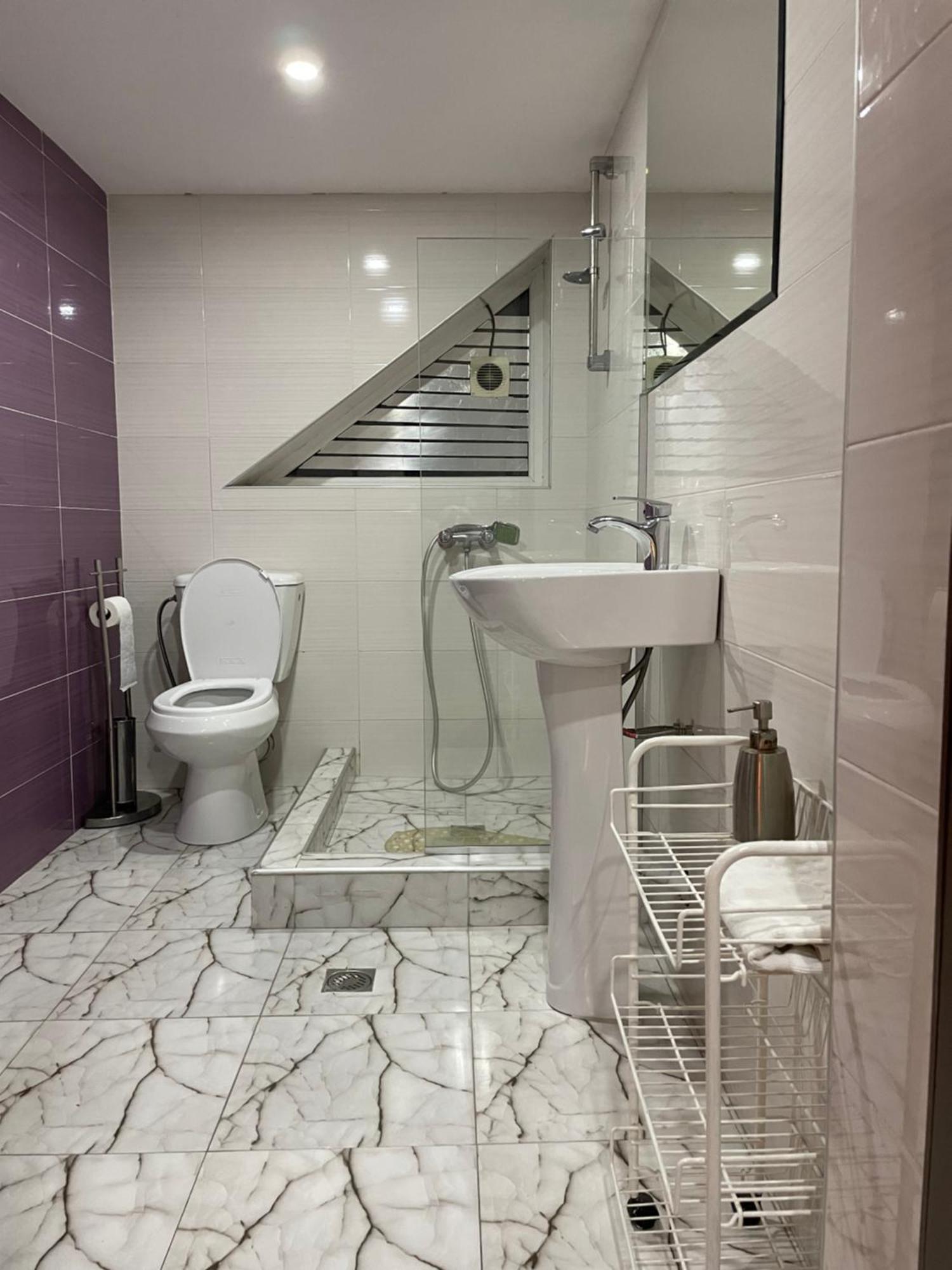 New Hotel Tbilisi Eksteriør bilde