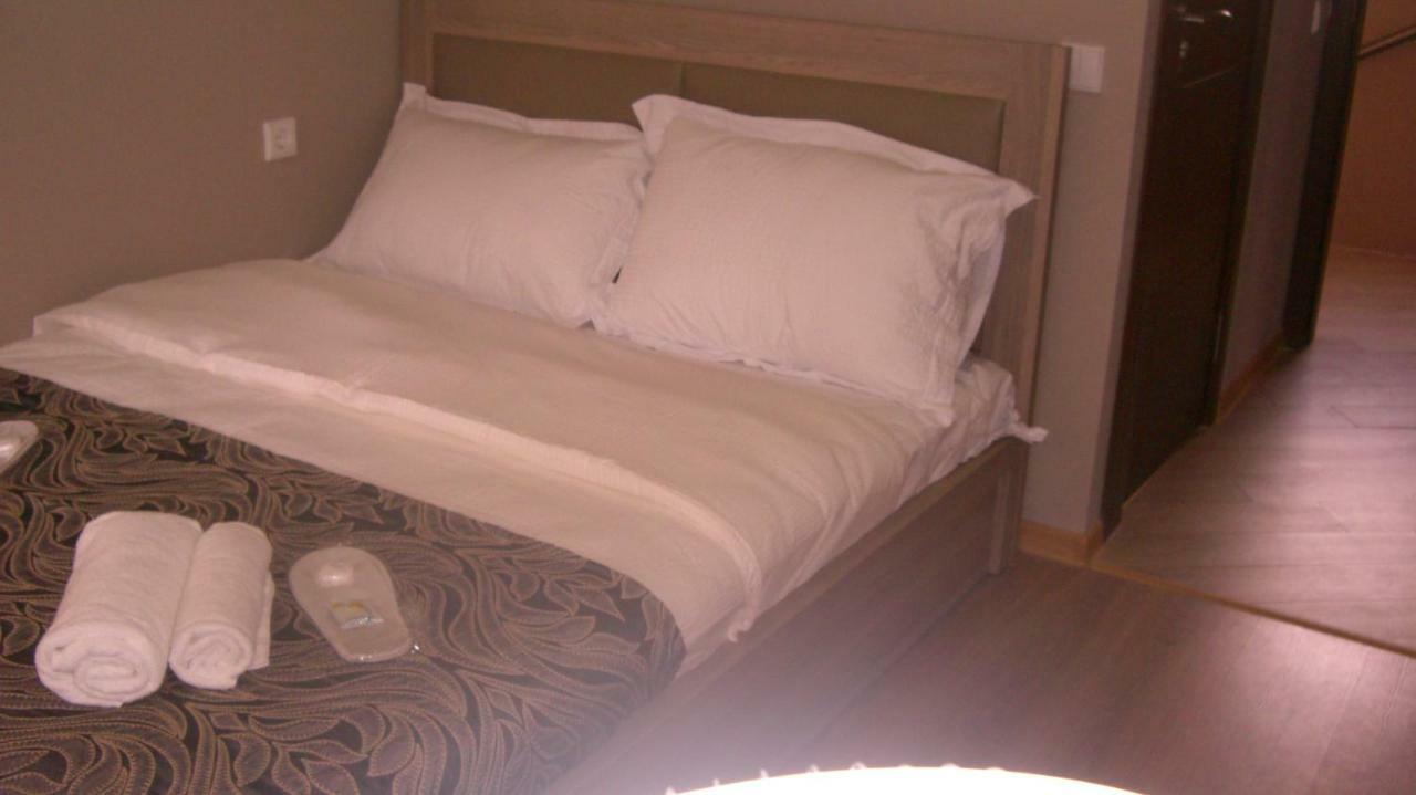 New Hotel Tbilisi Eksteriør bilde